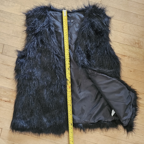 Chicken Black Faux Fur Vest - Picture 6 of 6